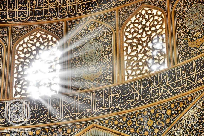 مزایای استفاده از درب و پنجره‌های مسجدی باز (روزن‌دار) درب و پنجره‌های باز (روزن‌دار)، به‌عنوان بخشی از معماری مسجد، علاوه بر ایفای نقش زیبایی‌شناسانه، می‌توانند تأثیرات مثبتی بر بخش‌های دیگر این مکان داشته باشند. در این مقاله از آسو فلز، به بررسی مزایای استفاده از درب و پنجره‌های مسجدی باز پرداخته خواهد شد. بهره‌برداری از درب و پنجره‌های باز در مساجد، مزایای زیادی دارد. این رویکرد معماری، ارتباط مستقیم با جامعه را فراهم می‌کند و همچنین باعث بهبود تهویه و مدیریت دما در داخل مسجد می‌شود. درب و پنجره باز همچنین می‌توانند روشنایی طبیعی را افزایش داده و هزینه‌های انرژی را کاهش داده و به حفظ محیط‌زیست کمک کنند. درب مسجدی درب مسجدی در یزد درب و پنجره مسجدی درب فلزی مسجدی مسجد ساخت درب مسجد درب مسجد مسجد در حال ساخت طرح درب مسجد درب مسجد فلزی درب مساجد درب حیاط مسجد مشبک فلزی گره چینی فلزی درب گره چینی فلزی قیمت گره چینی فلزی گره چینی گره چینی فلز گره چینی خرید آموزش گره چینی صنایع فلزی فلز فلزکاری جوشکاری پنجره فلزی طرح پنجره فلزی قیمت رنگ آمیزی درب و پنجره فلزی عکس پنجره فلزی ترکیب رنگ درب و پنجره فلزی آموزش ساخت درب و پنجره فلزی قیمت روز درب و پنجره فلزی رنگ درب و پنجره فلزی درب و پنجره فلزی پیش ساخته پنجره ارسی فلزی پنجره آهنی ارزان پنجره آهنی اتاق انواع پنجره فلزی ساختمان ساخت پنجره آهنی قاب پنجره فلزی پنجره فلزي پنجره فلزی بزرگ پنجره فلزی باغ پنجره آهنی بزرگ پنجره آهنی با حفاظ چگونه پنجره فلزی بسازیم پنجره پنجره آهنی پذیرایی پنجره فلزی راه پله پروفیل پنجره فلزی پنجره توری فلزی تصاویر پنجره فلزی ساختمان ساخت حفاظ پنجره ساخت پنجره دوجداره پنجره فلزی جدید پنجره آهنی جدید در و پنجره فلزی جدید جوشکاری پنجره فلزی جدیدترین رنگ درب و پنجره فلزی جوشکاری درب و پنجره فلزی درب و پنجره فلزی جدید چسباندن توری فلزی به پنجره قیمت چهارچوب فلزی پنجره چارچوب فلزی پنجره حفاظ پنجره فلزی حفاظ درب و پنجره فلزی انواع حفاظ فلزی پنجره گنبد فلزی ساخت گنبد فلزی اجرای گنبد فلزی اموزش ساخت گنبد فلزی روش ساخت گنبد فلزی ساخت گنبد فلزی در اصفهان نحوه ساخت گنبد فلزی قیمت ساخت گنبد فلزی طراحی گنبد فلزی دیتیل گنبد فلزی انواع گنبد فلزی استند فلزی اسکلت فلزی اسکلت فلزی ساختمان سازه گنبدی فلزی پله فلزی پله پیچ گنبد فلزی تهران گوی فلزی تو پر گنبد گنبد دو پوسته شیشه رنگی قیمت شیشه رنگی قیمت شیشه رنگی سنتی مسجد شیراز شیشه رنگی شیشه رنگی ایرانی معماری سنتی معماری ایرانی معماری اسلامی ارسی اوروسی اورسی شیشه رنگی تهران آسوفلز asofelez.com صنایع فلزی آسو