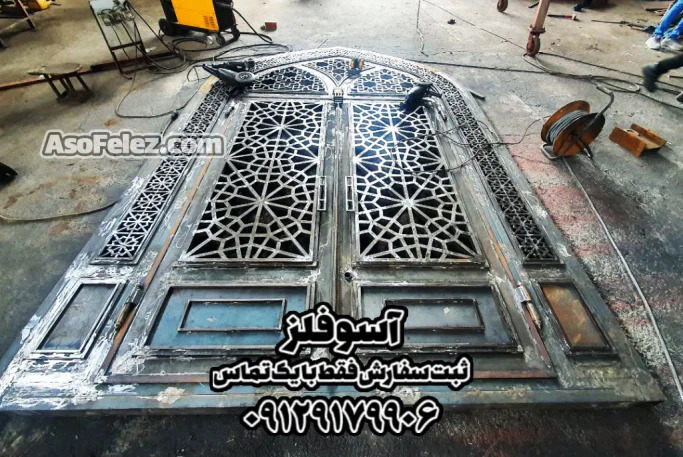 درب فلزی پنجره فلزی درب سنتی پنجره سنتی درب سنتی فلزی پنجره سنتی فلزی گره چینی، گره چینی فلزی در پنجره طرح درب طرح پنجره در مسجدی پنجره مسجدی درب مسجدی گره، معماری ایرانی معماری سنتی معماری سنتی ایرانی سکرو مشبک نورگیر صنایع فلزی آهنگر آهنگری درب و پنجره سنتی ایران کوچک آسو آسو فلز معماری ایرانی اسلامی معماری اسلامی در سنتی درب و پنجره سنتی